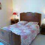 Nyaraló En Pierres Avec Poele Et Animaux Admis - Fr-1-653-79