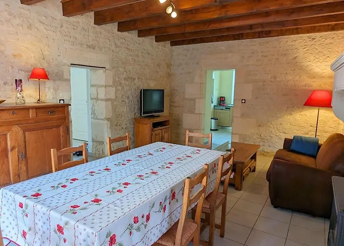 En Pierres Avec Poele Et Animaux Admis - Fr-1-653-79 Semesterbostad *