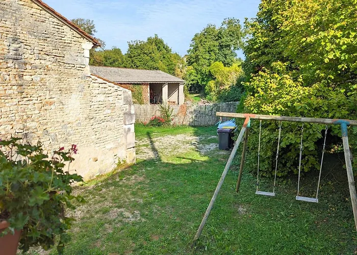 En Pierres Avec Poele Et Animaux Admis - Fr-1-653-79 Asnières-sur-Nouère