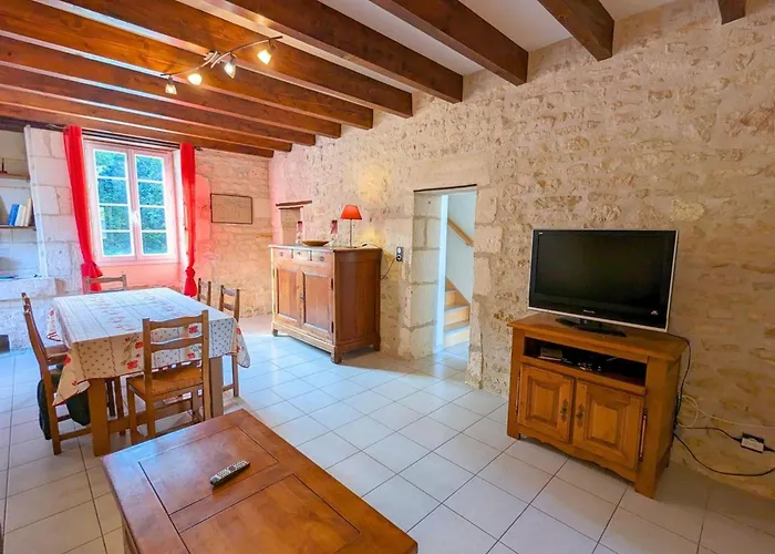 Semesterbostad En Pierres Avec Poele Et Animaux Admis - Fr-1-653-79 *